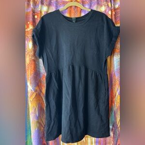 Black mini t shirt dress ✨